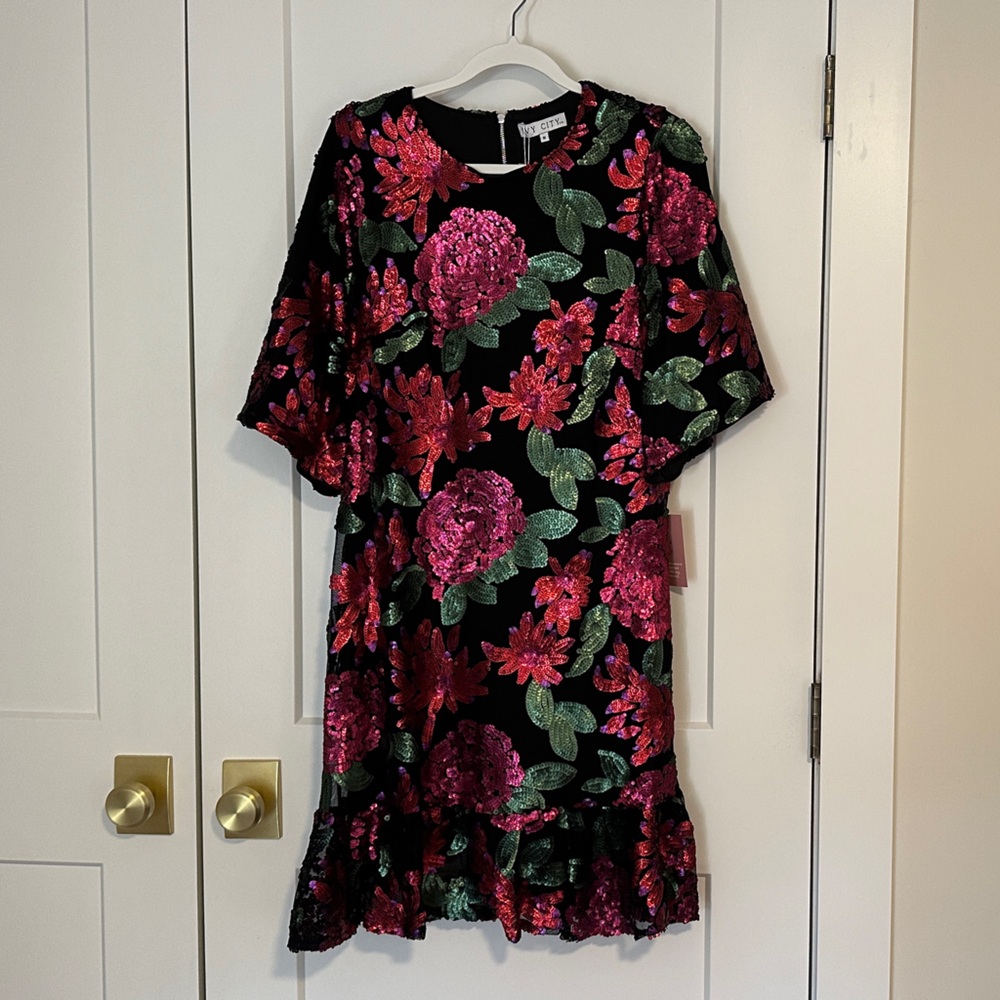 Ivy City Co Evelyn Dress in Floral Sequin